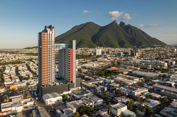 Revolución - Image 2